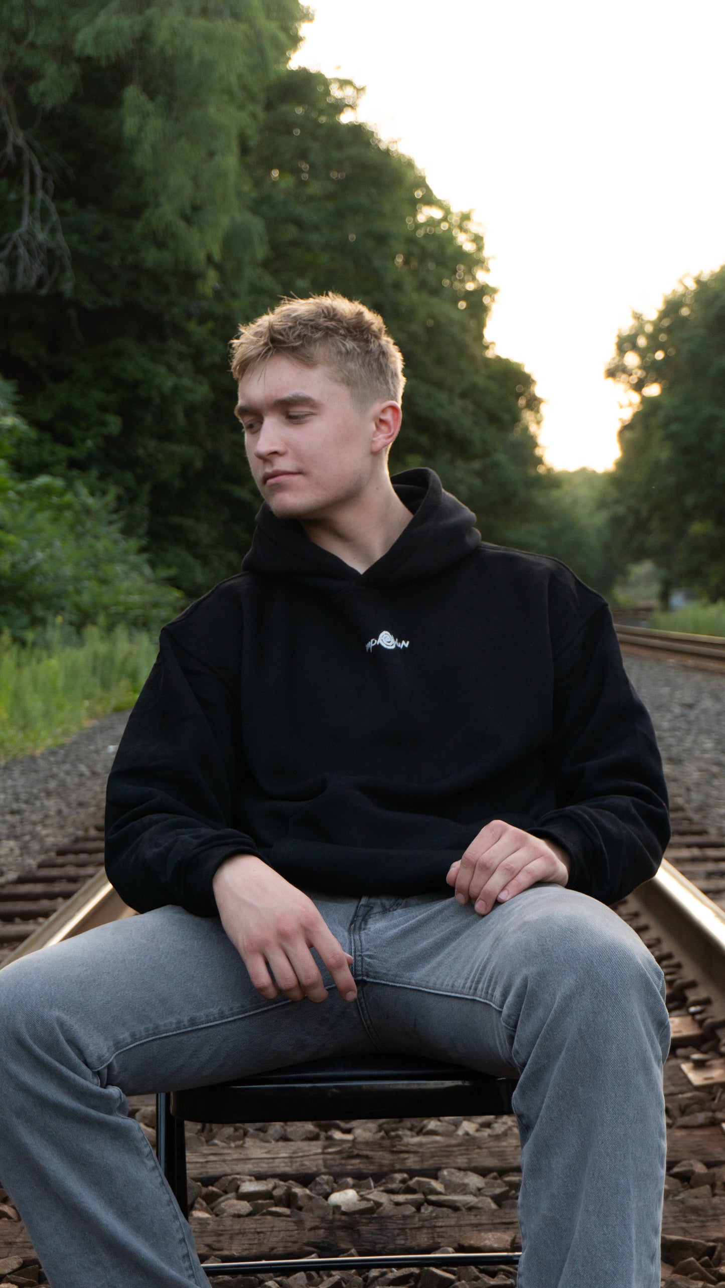 Black "Thorn" Pullover